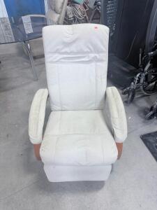 (1) Vintage Tan & Wooden Recliner Chair