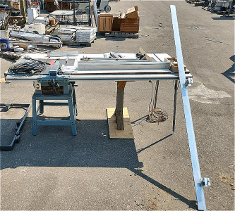Delta Contractor Table Saw, 10" Blade Diameter, 1.5 HP Motor, 115/230V\ \ Router table attached