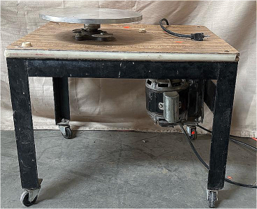 Electric Pottery Wheel (H 1&rsquo; 7.5&rdquo;) (W 2&rsquo;) (L 1&rsquo; 8