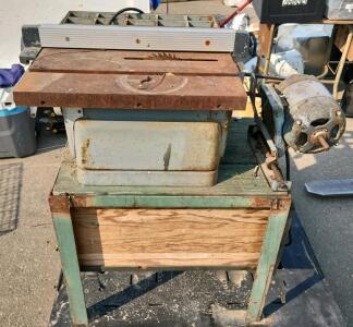 Craftsman Table Saw, 10" Blade, 1 HP Motor, 120V, Cast Iron