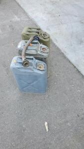 (3) Jerrycan