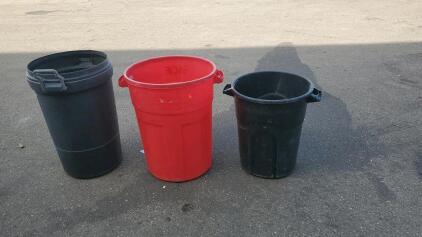 (3) Plastic Trash Cans