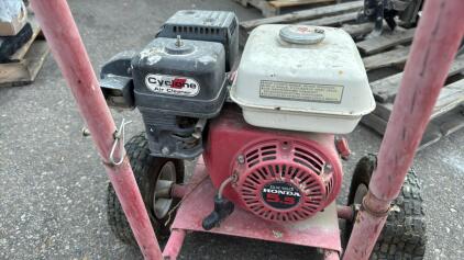 Gas Honda GX160 5.5Horse Motor on Stand
