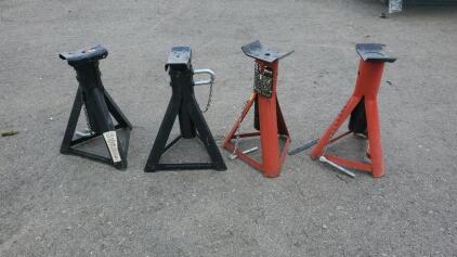 (4) Jacks Stand