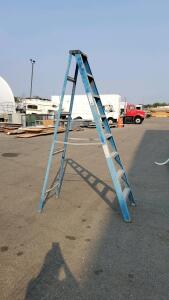 8FT Fiberglass Ladder