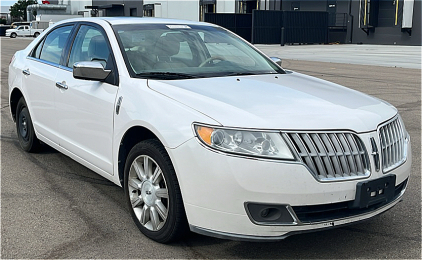 2011 LINCOLN MKZ - SUNROOF!
