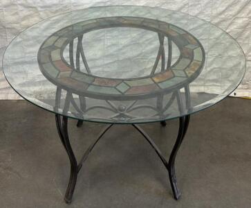 Outdoor Glass-Top Table / 48&rdquo; L x 48&rdquo; W x 30&rdquo; H