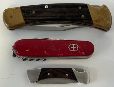 (2) Folding Buck Knives & Swiss Army Knife