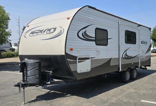 2015 FOREST RIVER EVO CAMP TRAILER