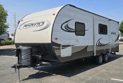 2015 FOREST RIVER EVO CAMP TRAILER