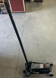 (1) Craftman 3-Ton capacity Floor jack
