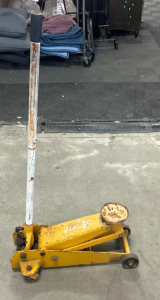(1) 22.85&rdquo;x 9.25&rdquo; Craftsman Car Jack