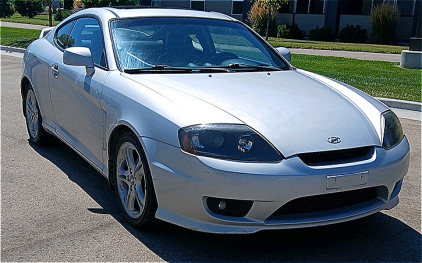 2005 HYUNDAI TIBURON - AFTERMARKET STEREO!