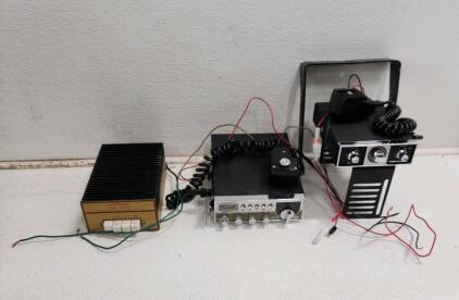 (1) Vintage Realistic Mini-23 CB Radio (1) Realistic TRC-425 Nine Scan CB Radio (1) Siltronix Bi-Linear Amplifier