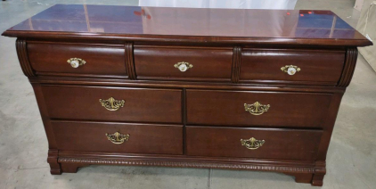 57&frac12;"x 18"x 30" Solid Cherry 7-Drawer Dresser Chest
