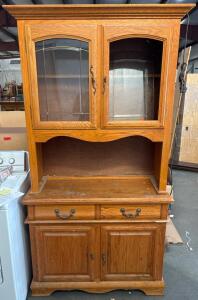 Two Piece Kitchen Cabinet H 6&rsquo; 7&rdquo; W 3&rsquo; 5.5&rdquo; L 1&rsquo; 6&rdquo;