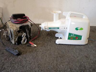 Green Power Twin Gear Juice Extractor, Portable 12V DC Trailor Hitch Winch w/ Handheld Remote