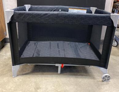 Pack &lsquo;n Play Crib/Playpen And Chicco Lullaby LX Playard