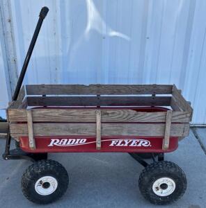 Radio Flyer Wagon H 1&rsquo; 5&rdquo; W 2&rsquo; 10&rdquo; L 1&rsquo; 3&rdquo;