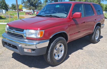 BANK REPO - 2001 TOYOTA 4 RUNNER - 4X4!