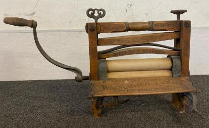 Vintage 1898 Lovell Manufacturing CO. Enclosed Cog Wheels Steel Ball Bearings Clothes Wringer