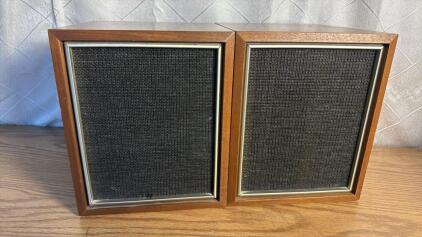 (2)Vintage Panasonic RE-7670 Wall Speakers