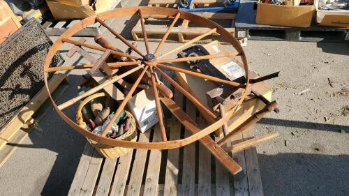 Antique textile machine Spinning Wheel