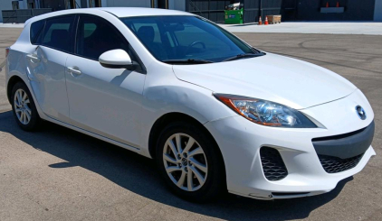 2013 MAZDA 3 - BLUETOOTH!