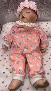 Vintage Ashton Drake Yolanda Lullaby or Rock A Baby Doll,Electronic Flash