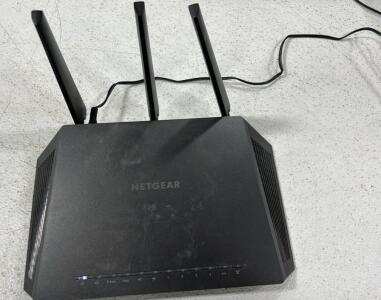 Netgear48 Router Nighthawk Model R700p