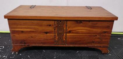 Rolling Cedar Chest w/ Nailbed Trim D&eacute;cor