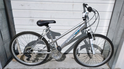 26" Kent Terra 2.6 (Gray) Bike