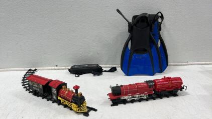 Hot Bee Train Set ,Pair of Aqua Lungs Fins, Magnetic Wireless Speaker