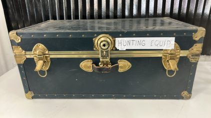 (1) Vintage Seward Luggage Trunk
