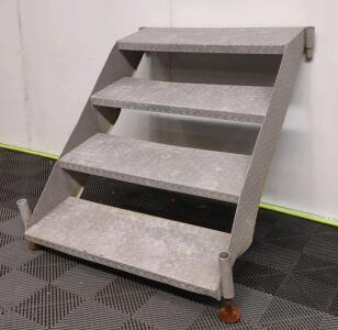 40&frac12;"x 4'x 32" Metal 4-Step Staircase