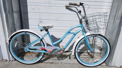 26" Schwinn Sunliner Cruiser (Blue) Bike