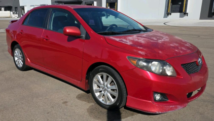 2010 TOYOTA COROLLA - SUNROOF!