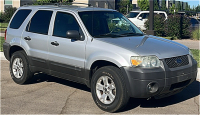 2005 FORD ESCAPE - 4x4! 110K MILES!