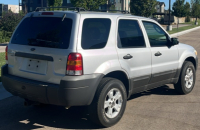 2005 FORD ESCAPE - 4x4! 110K MILES! - 7