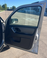 2005 FORD ESCAPE - 4x4! 110K MILES! - 25