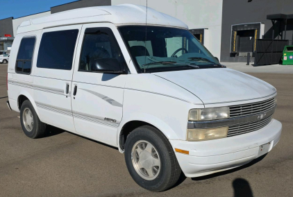 1998 CHEVROLET ASTRO - REAR STEREO SYSTEM!