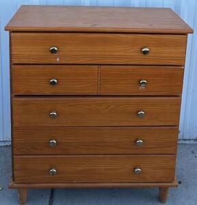 Mid-Century 5-Drawer Dresser / 15.5&rdquo; L x 33.5&rdquo; W x 38&rdquo; H
