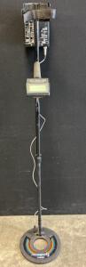(1) White Spectrum XLT Metal Detector