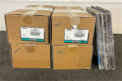 (20) Vinyl Records Including Rod Stewart, Fleetwood Mac, Led Zeppelin And (4) Cable Organizers