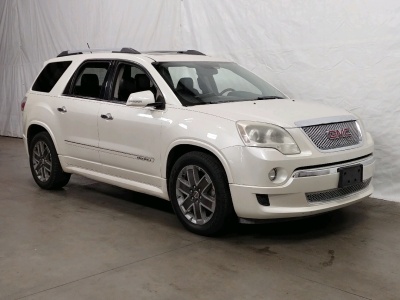 2011 GMC Acadia Denali - AWD