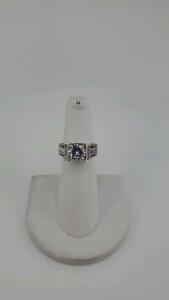Gorgeous Ring Size 5