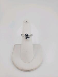 Gorgeous Ring Size 5