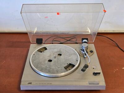 Vintage JVC L-A11 Auto-Return Turntable