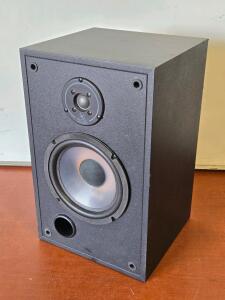 Infinity SM-82 Large Bookshelf Speaker