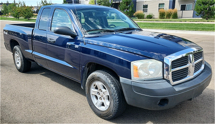 2006 DODGE DAKOTA - 4X4!